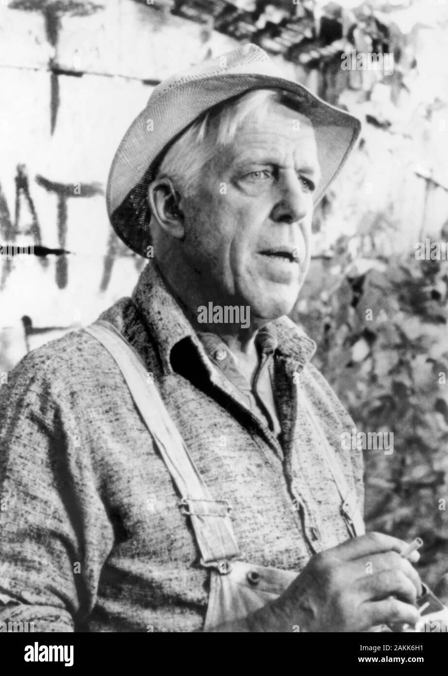 Fred Gwynne, on-set of the Film, 'Pet Sematary', Paramount Pictures, 1989 Stock Photo