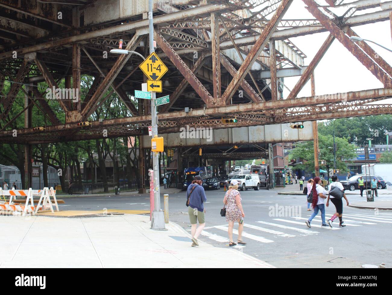 Irt white plains road line hires stock photography and images Alamy