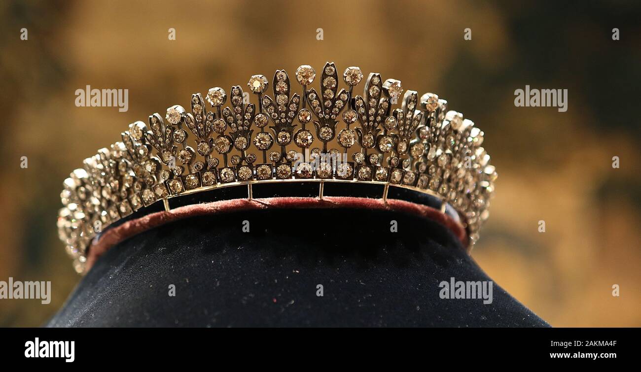 This 'Piece' is likely to have been inspired by the 'Queen Mary's  Collingwood Fringe Tiara' given as a gift from Queen Victoria to Princes  Mary on her wedding to King George V