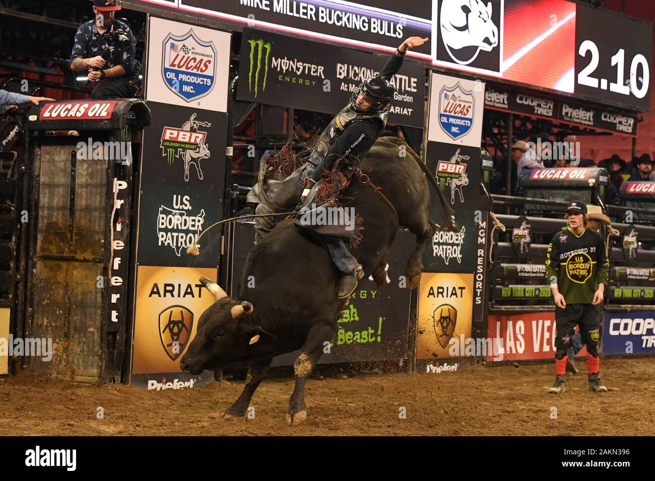 NEW YORK, NY JANUARY 05 Brock Radford rides PneuDart's Coal Miner