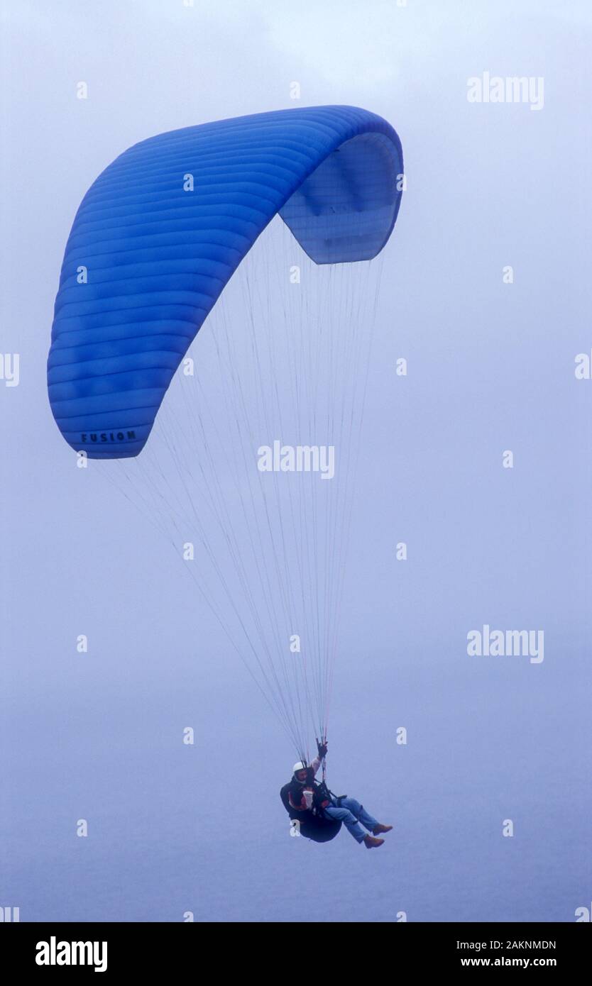 PARAGLIDING, STANWELL TOPS, NEW SOUTH WALES, AUSTRALIA. Stock Photo