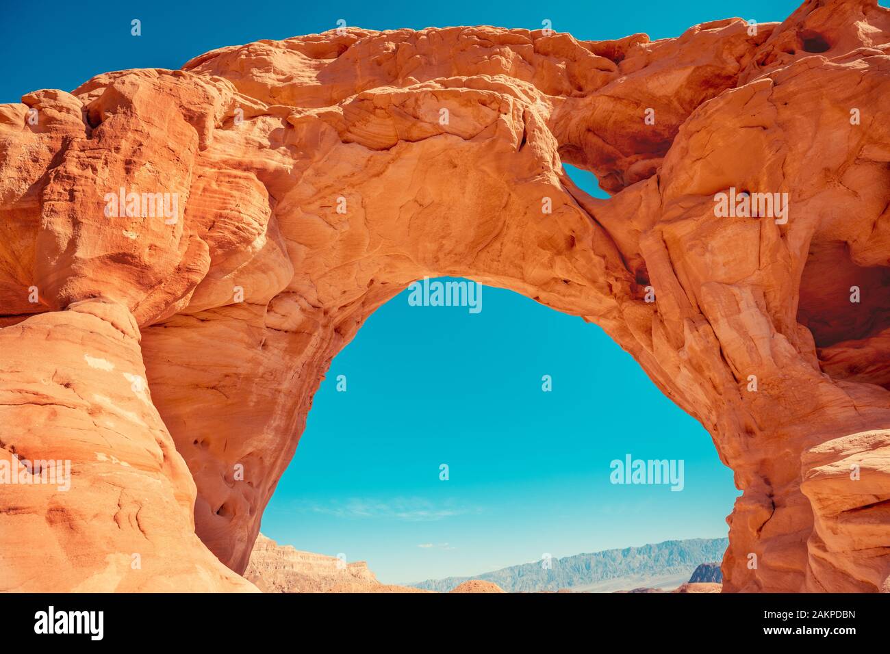 Yellow rock arch hi-res stock photography and images - Alamy