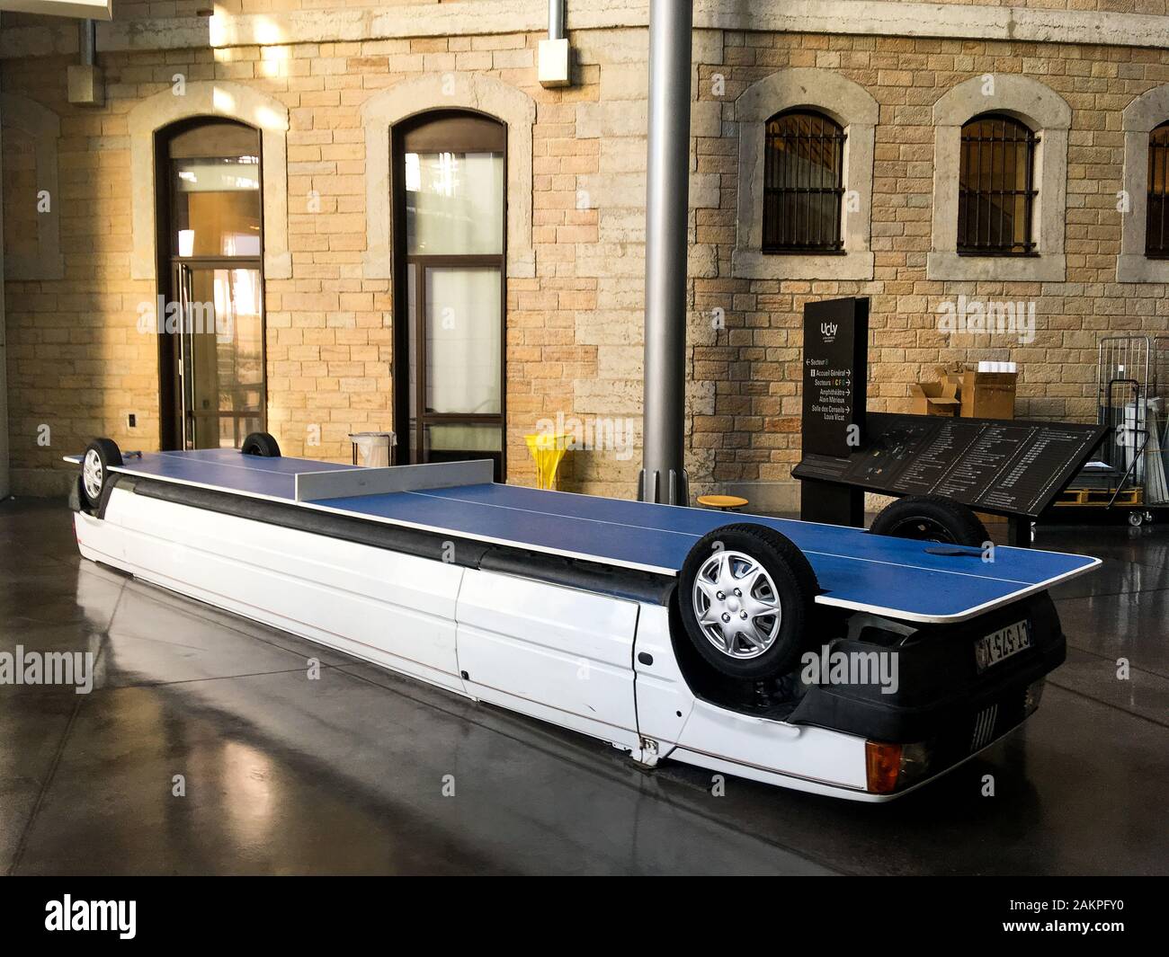 Limousine Ping-Pong table, artwork by Benedetto Buffalino, UCLY, Lyon,  France Stock Photo - Alamy