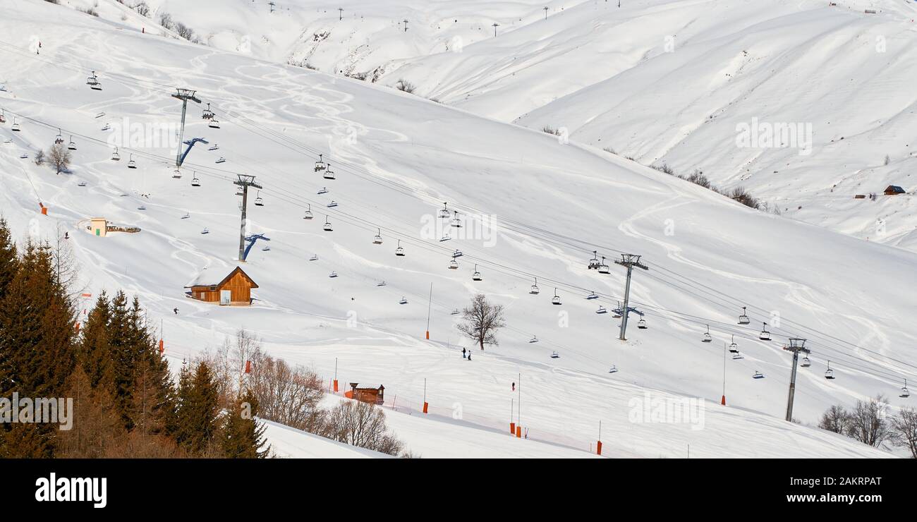 Piste lines hi-res stock photography and images - Alamy