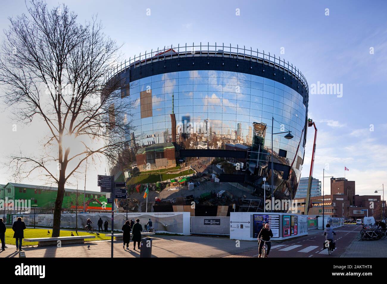 Rotterdam, Netherlands – December 12, 2019: Construction of a new depot  building by museum Boijmans van Beuningen for the storage of 150.000 pieces  of Stock Photo - Alamy