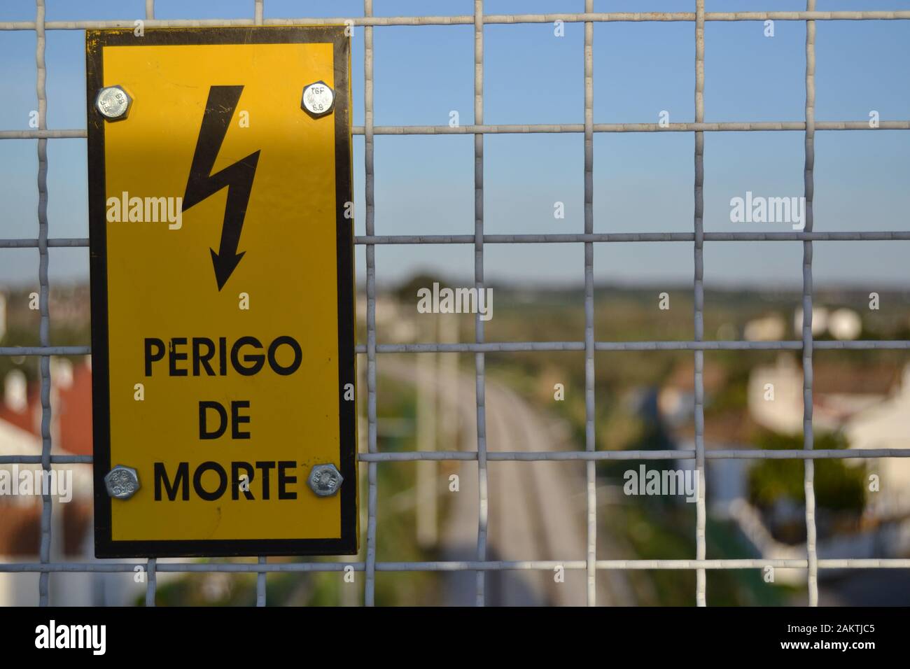 Incomming Dead Sign Small sign post indicating danger of death Stock Photo - Alamy