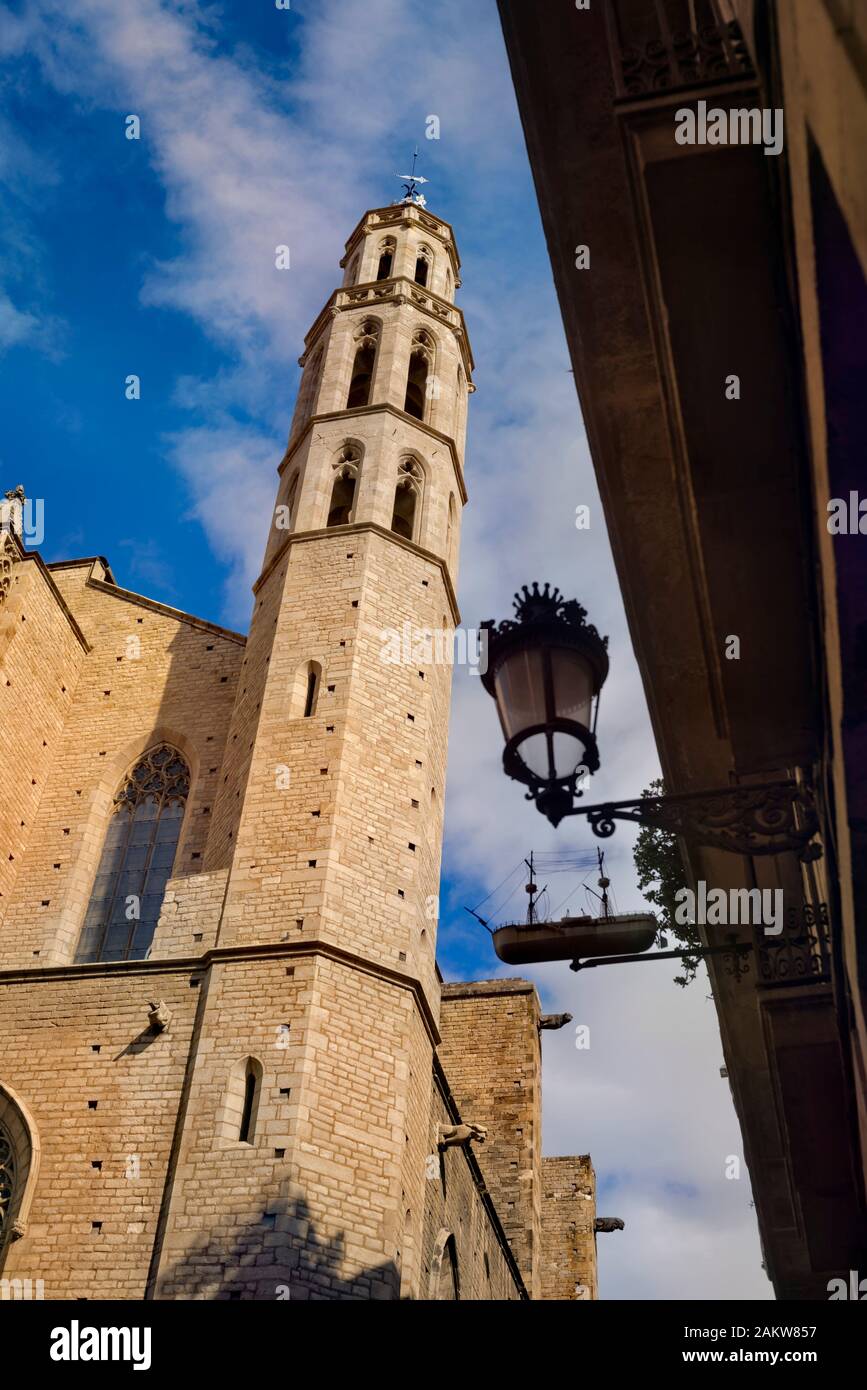 Basilica de la santa maria del mar hi-res stock photography and images ...