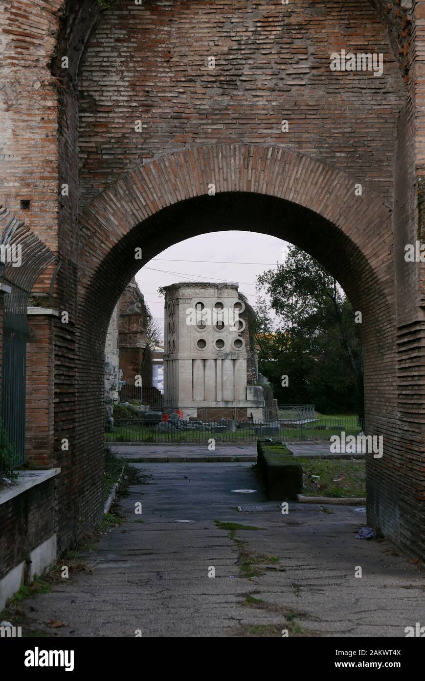 The Baker Tomb  view from a gate of the Aurelian Walls in Rome Stock Photo