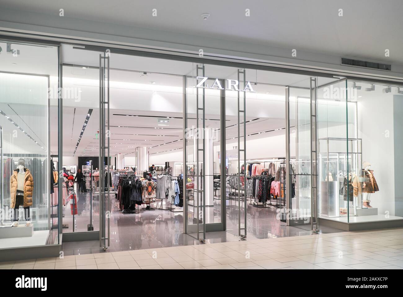 Princeton New Jersey December 22 2019: Zara fashion store in shopping  center. Brand logo and view inside the store. - Image Stock Photo - Alamy