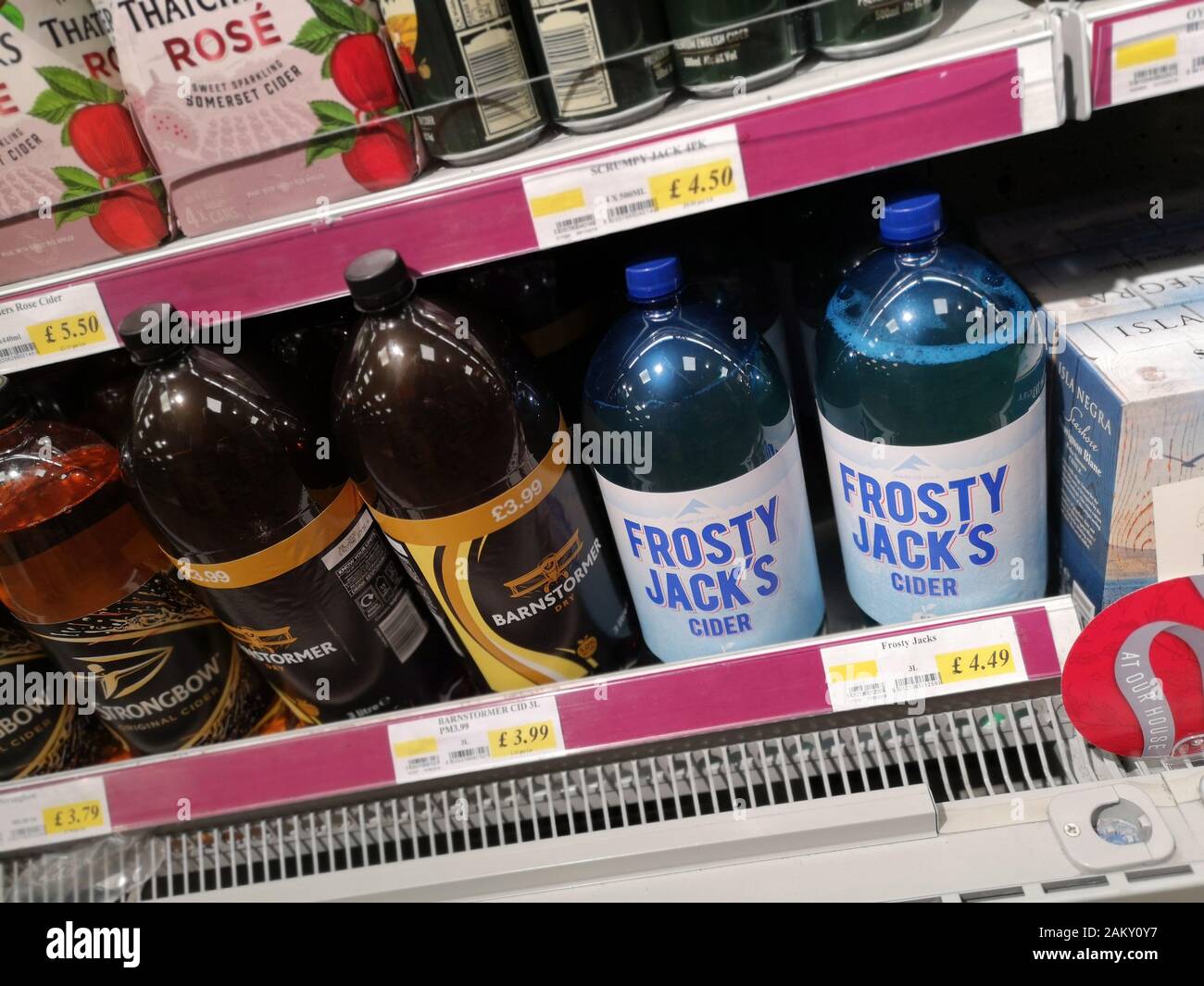 Cheap cider for sale hires stock photography and images Alamy