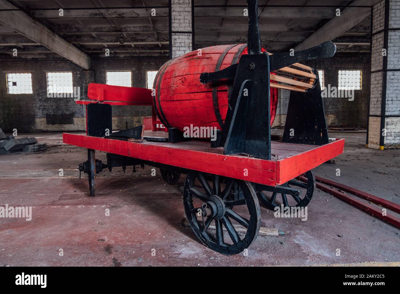 Old fashioned fire truck horse hi-res stock photography and images - Alamy