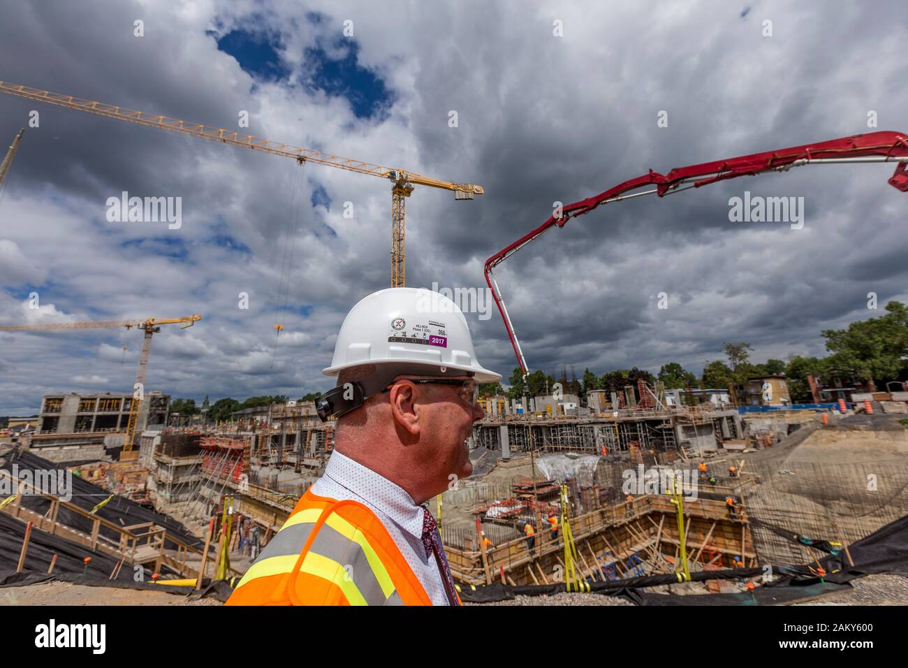 The Nouveau Complexe Hospitalier de Quebec (CHU de Québec) being built ...