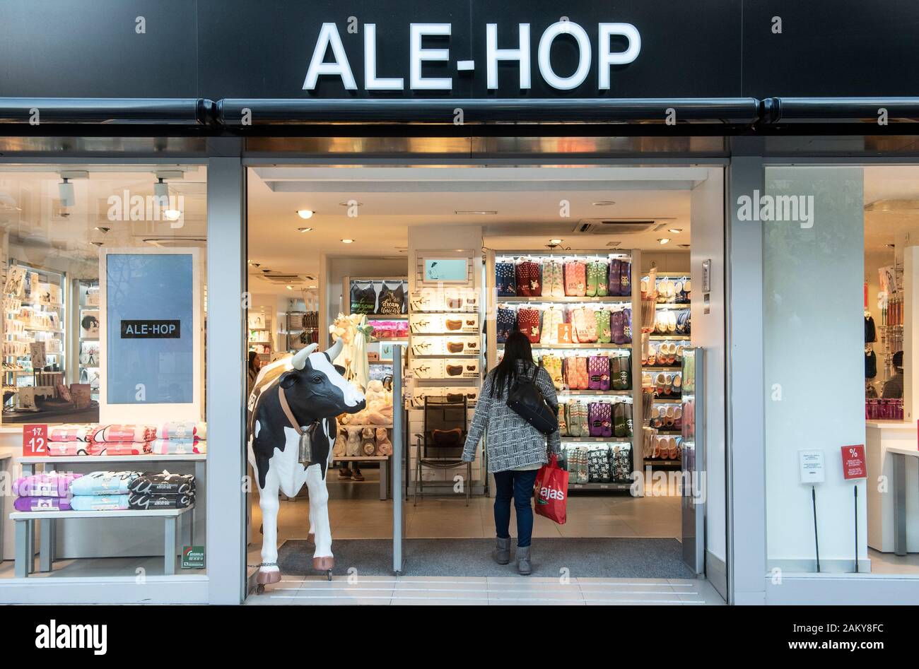Ale hop shop in spain hi-res stock photography and images - Alamy