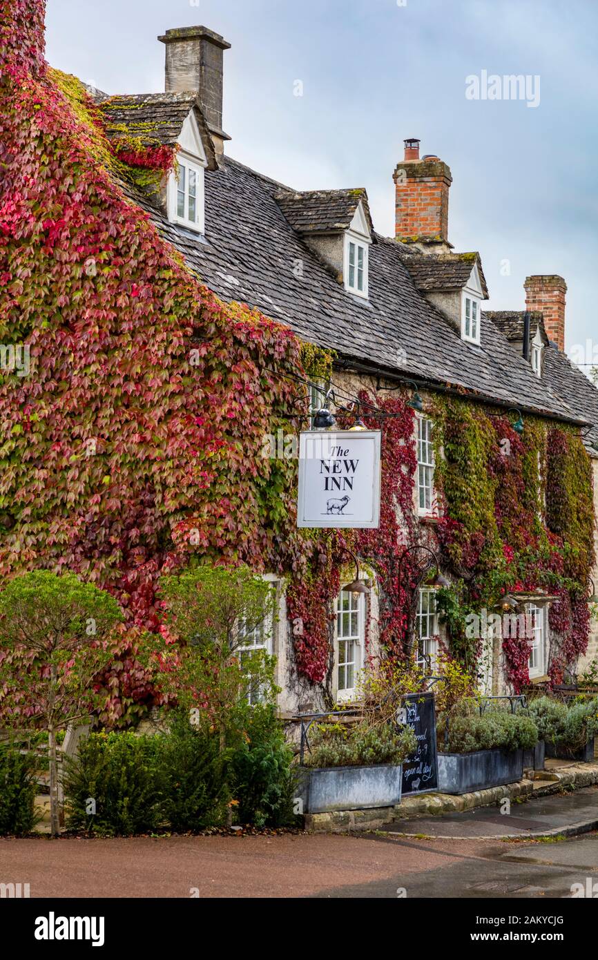 New Inn in Coln St Aldwyns, near Bibury, the Cotswolds, Gloucestershire, England, UK Stock Photo