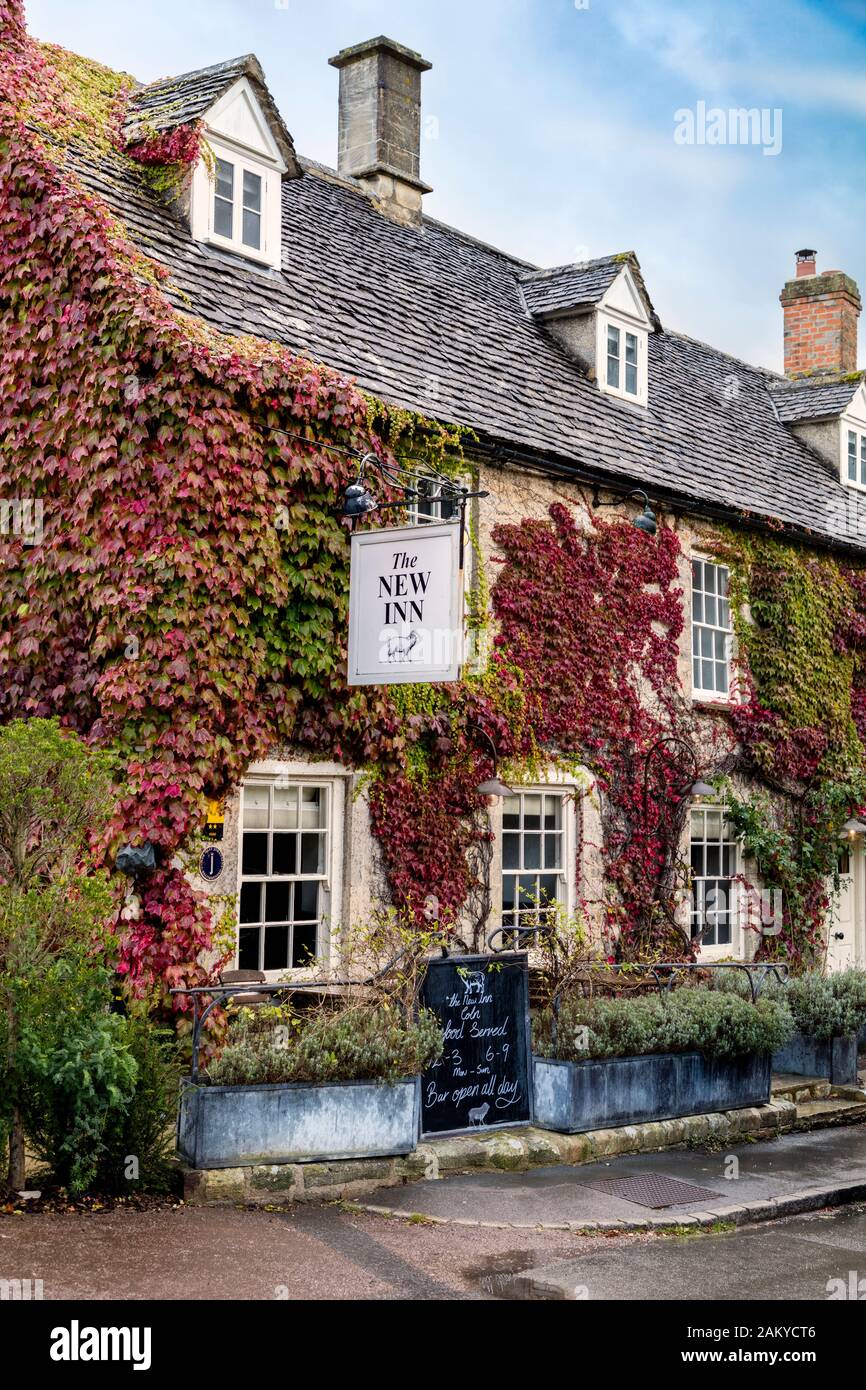 New Inn in Coln St Aldwyns, near Bibury, the Cotswolds, Gloucestershire, England, UK Stock Photo