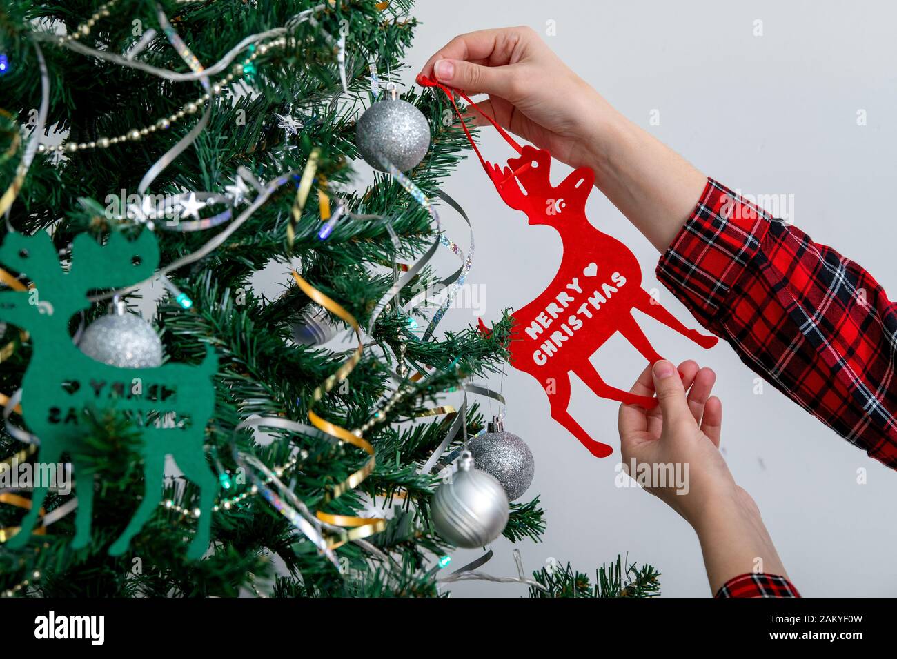 Child making christmas craft hi-res stock photography and images - Alamy