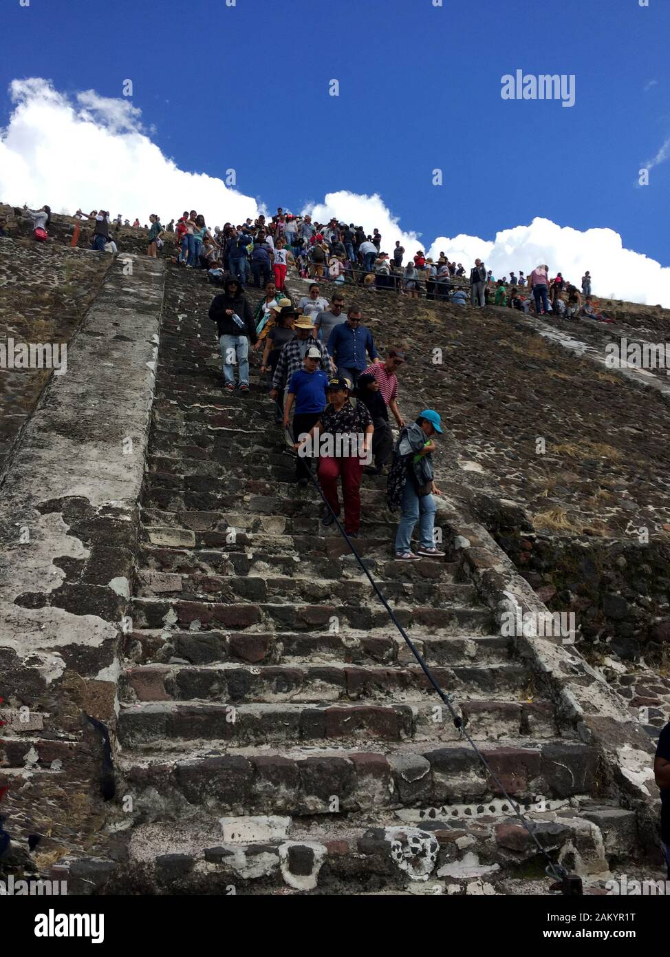 Blick von den steilen Aufstieg auf die SonnenpyramideTeotihuacan im Zentralen Hochland von Mexiko Stock Photo