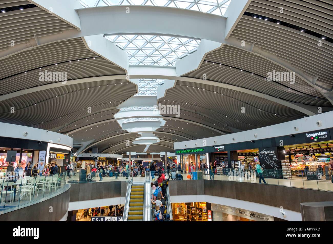 Rome airport hi-res stock photography and images - Alamy