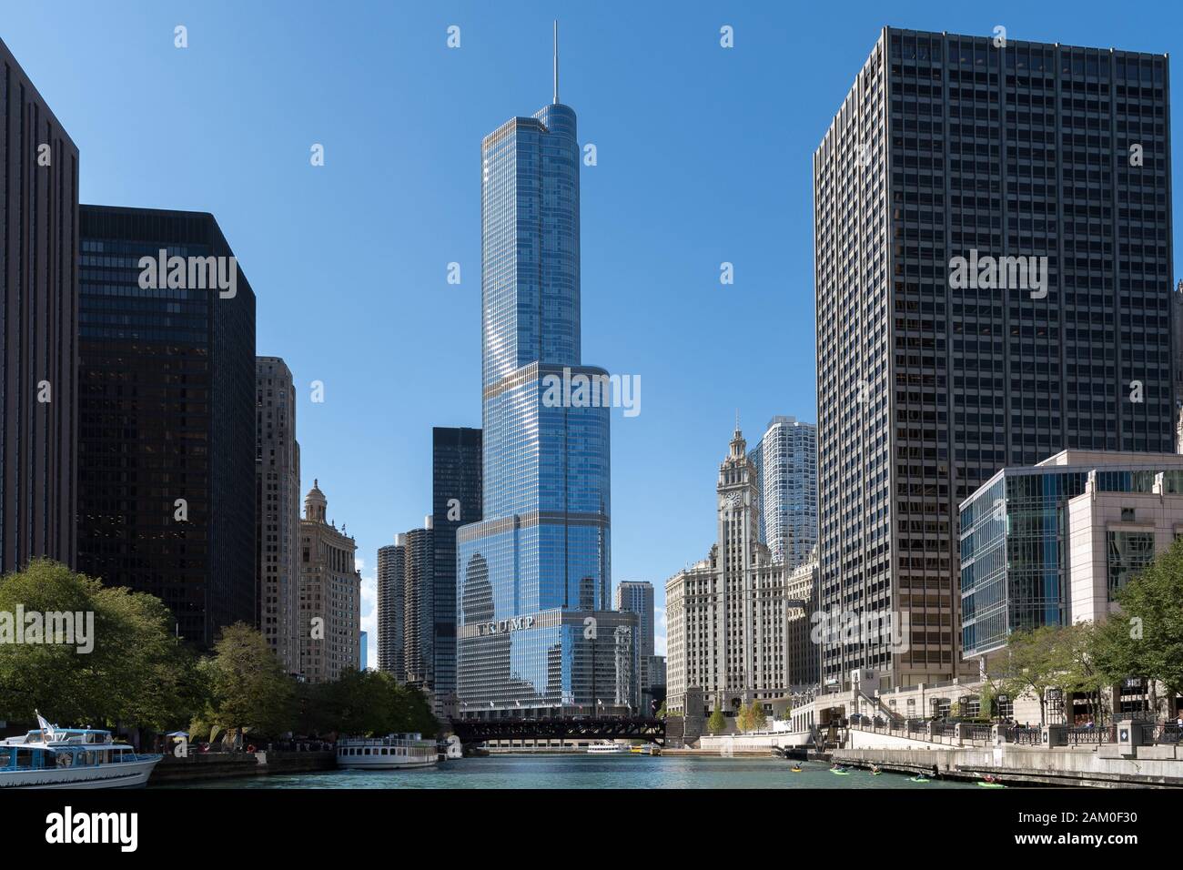 Chicago Architectural Boat Tour 0096 Stock Photo Alamy Chicago architectural boat tour 0096 stock photo alamy