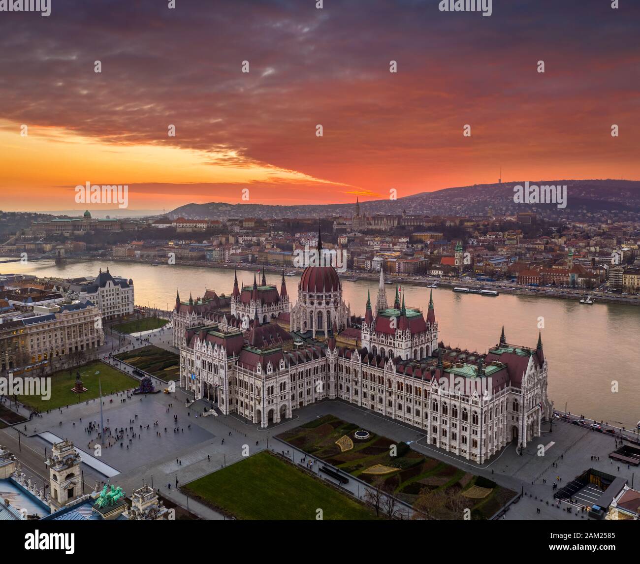 Budapest, Hungary - Aerial view of the Hungarian Parliament building on a winter afternoon with a spectacular colorful sunset. Fisherman's Bastion, Bu Stock Photo