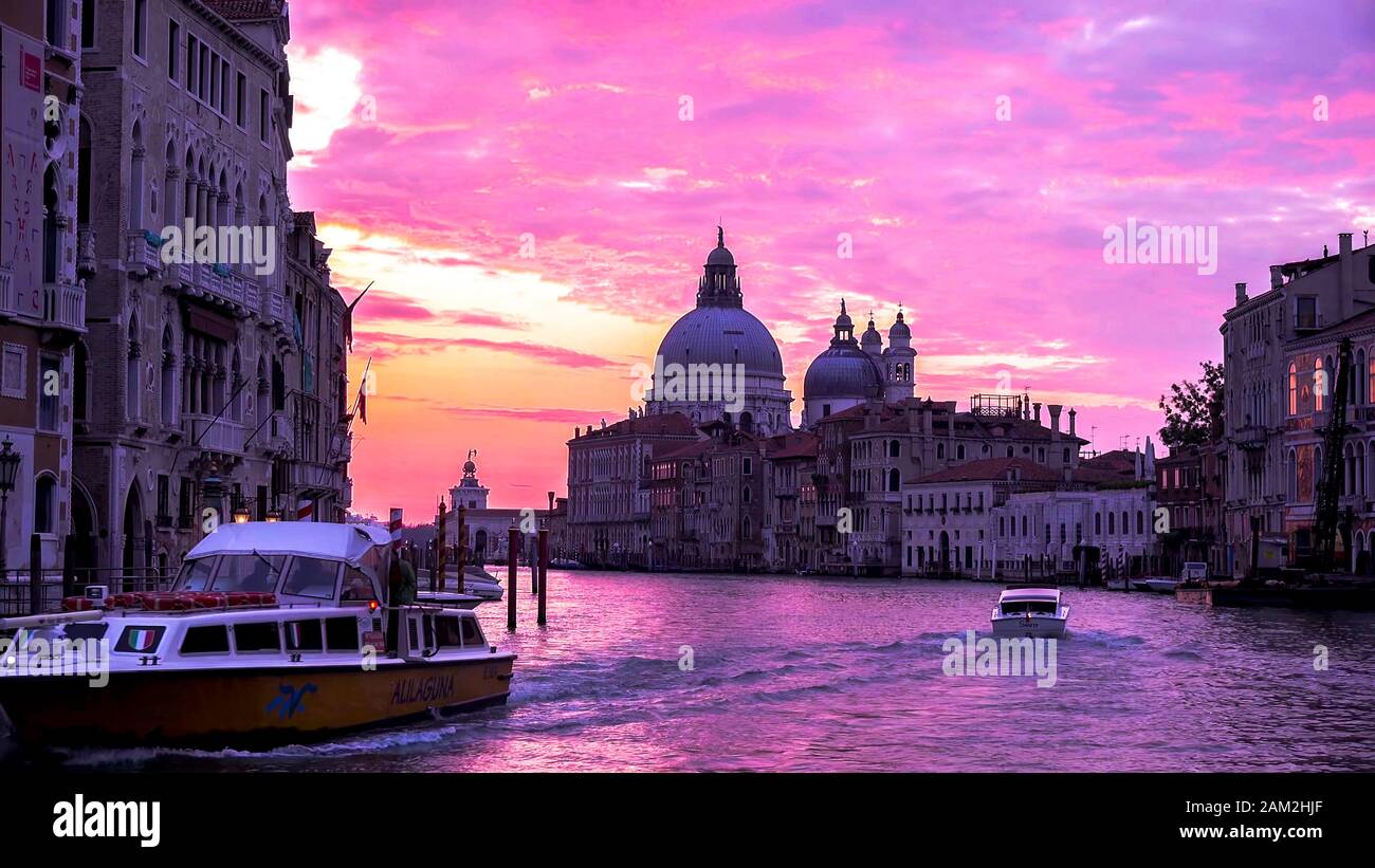 Gorgeous view of the grand canal hi-res stock photography and images ...