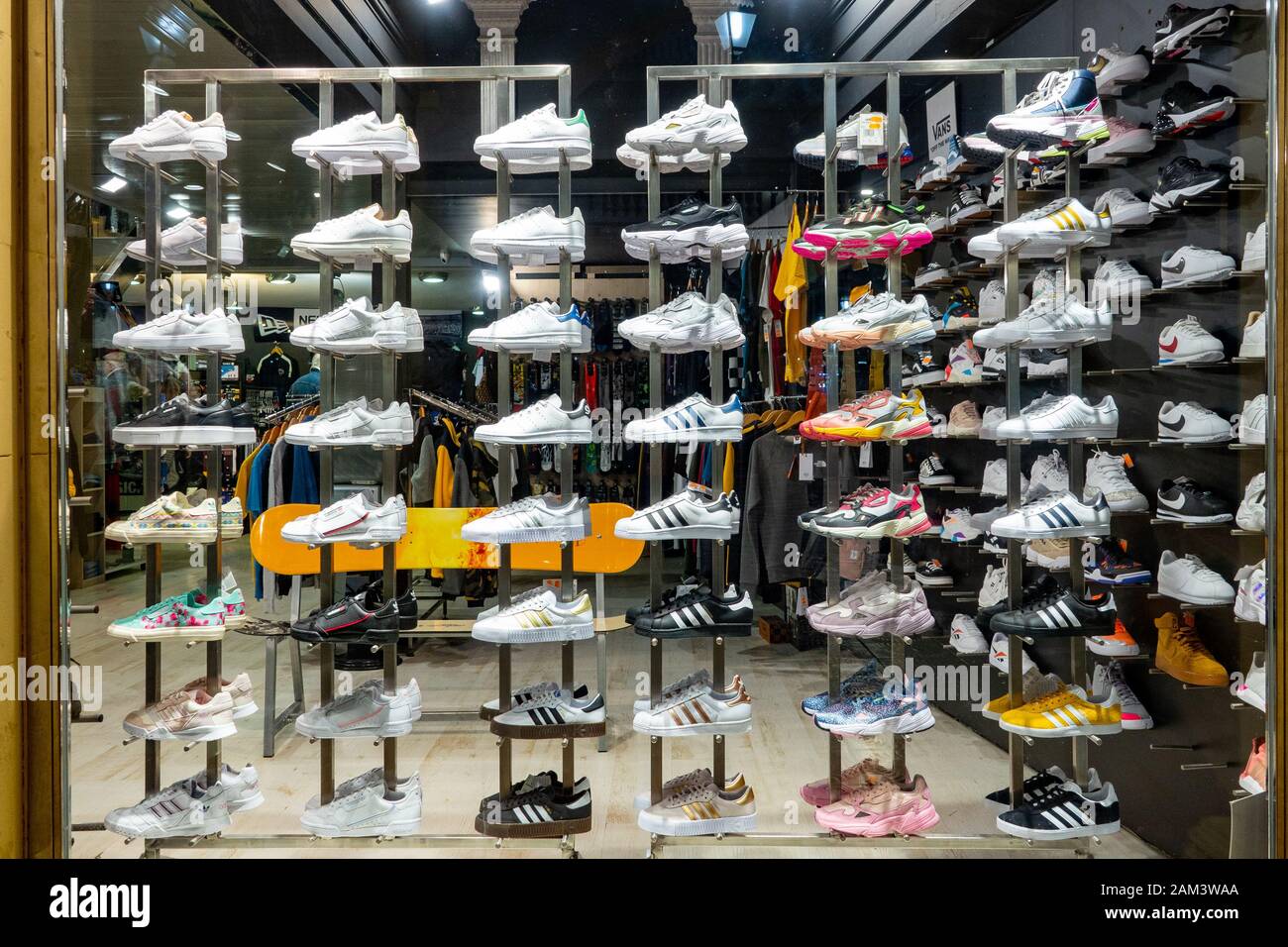 Benidorm old town, Alicante Province, Spain. Window display of training  shoes, trainers, sneakers, runners, 5 columns 8 rows Stock Photo - Alamy