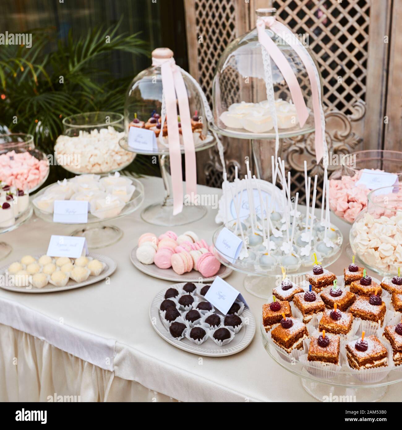 Candy Bar Wedding, candy buffet, delicious Candy bar at a wedding Stock  Photo - Alamy