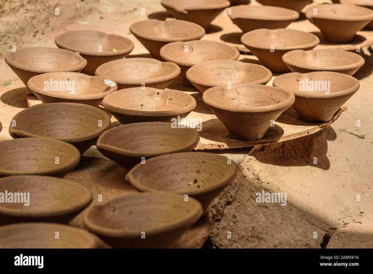 Pottery on the street in Dharavi Slum at Mumbai. India Stock Photo Alamy