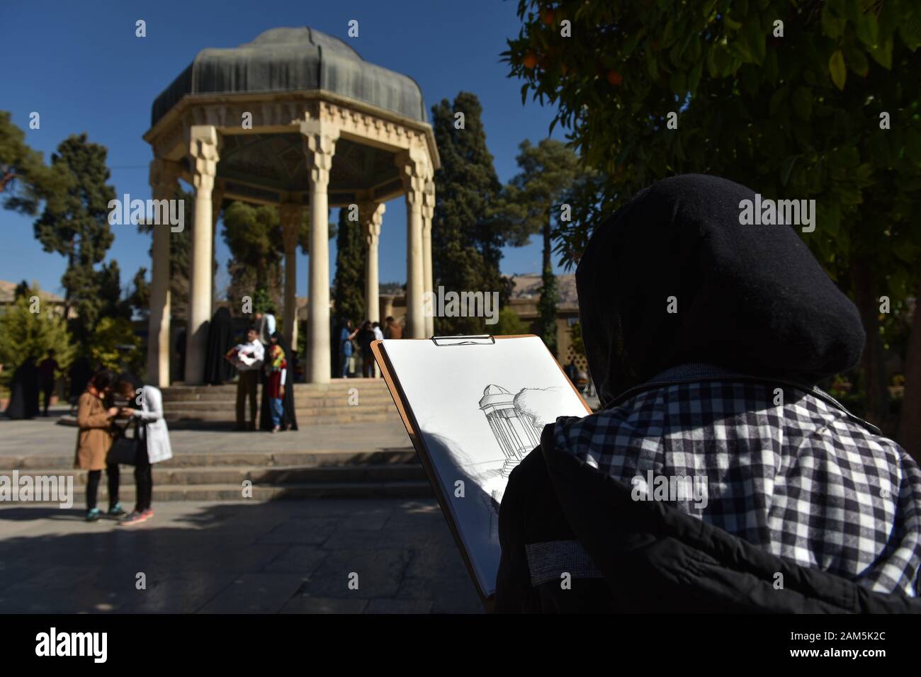 Iran Shiraz City Hafezieh A Girl Is Drawing Sketch Of Hafez Tomb The Tomb Of Hafez The Great Persian Poet Stock Photo Alamy