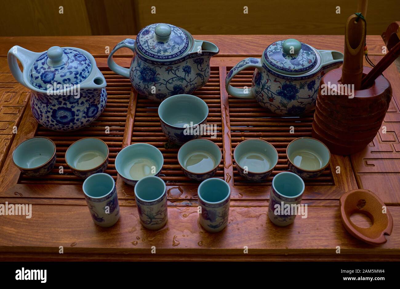 Tea set before the tea ceremony in japanese or chinese restaurant Stock  Photo - Alamy