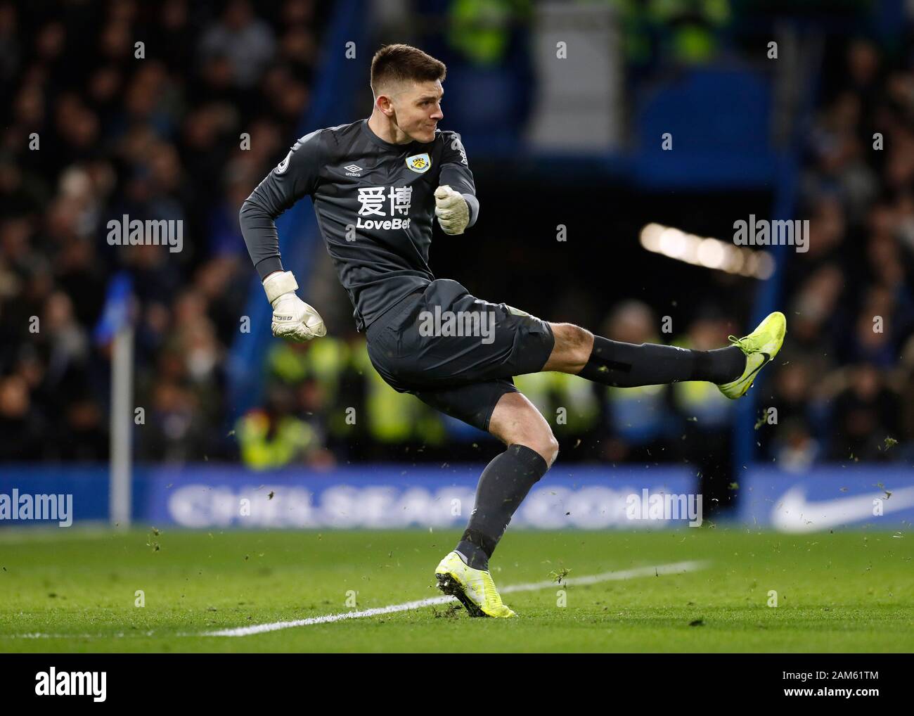 sundhed resterende midtergang Goalkeeper nick pope hi-res stock photography and images - Page 7 - Alamy