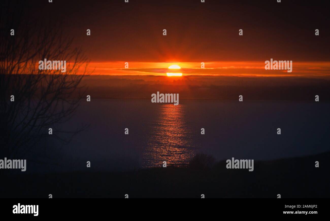 Setting Sun Reflection Forming setting hi-res stock photography and images - Alamy