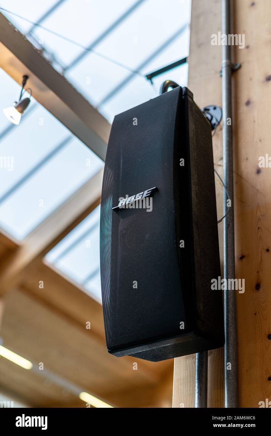 Bose speaker hi-res stock photography and images - Alamy