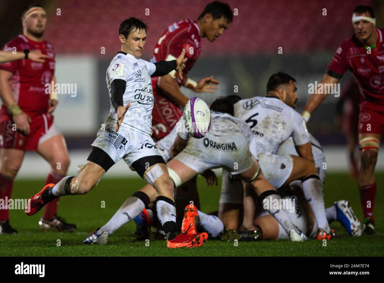 Llanelli, UK. 11 January, 2020. Toulon scrum half Baptiste Serin kicks the ball in the Scarlets v RC Toulon Challenge Cup Rugby Match. Credit: Gruffydd Ll. Thomas/Alamy Live News Stock Photo