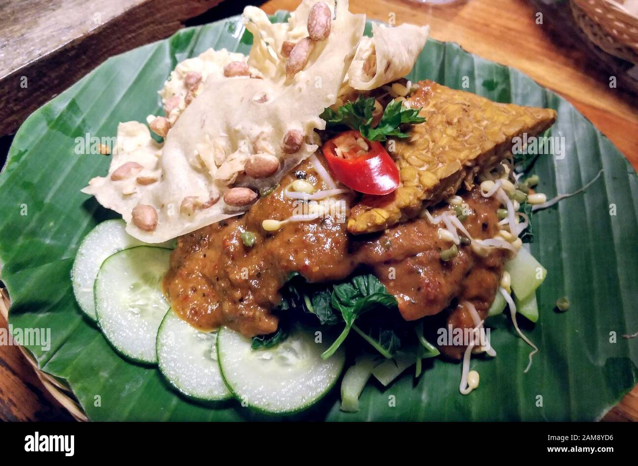 gado gado peanut salad with tempeh and cucumber Stock Photo Alamy