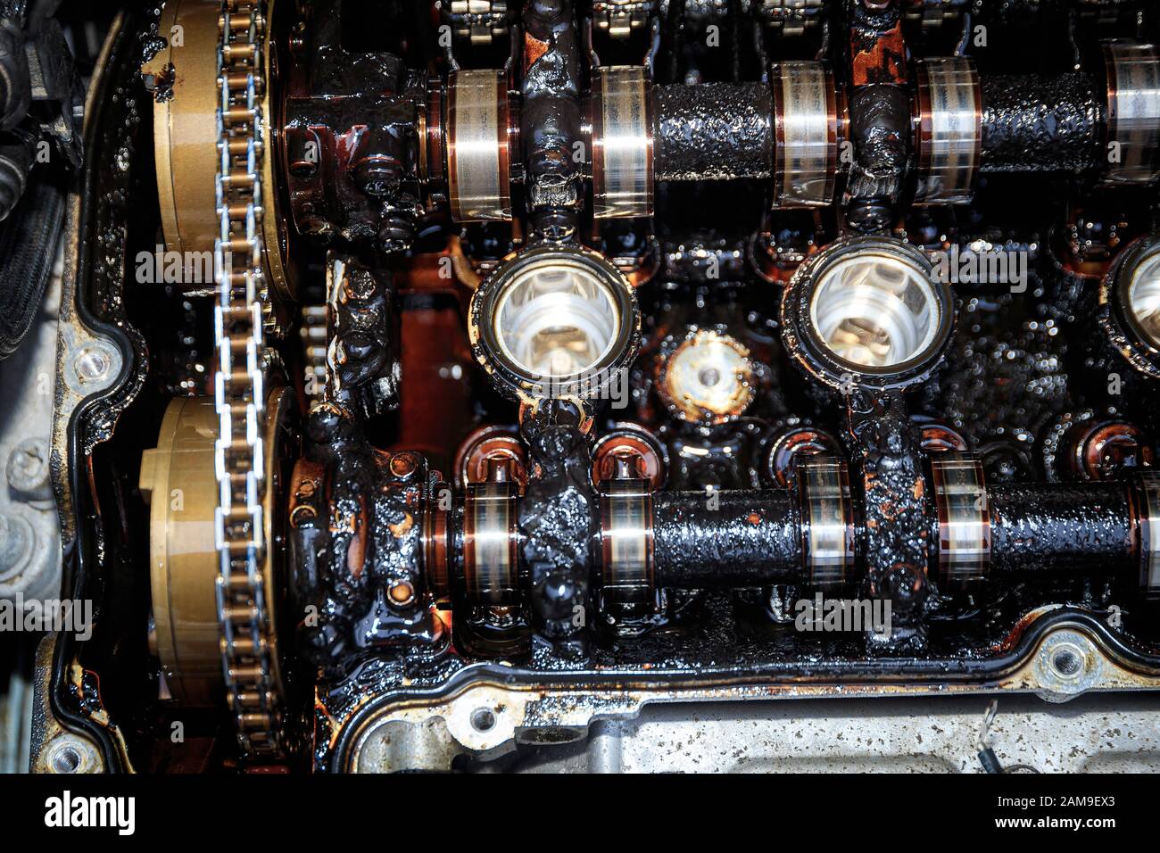Car engine cross section hi-res stock photography and images - Alamy