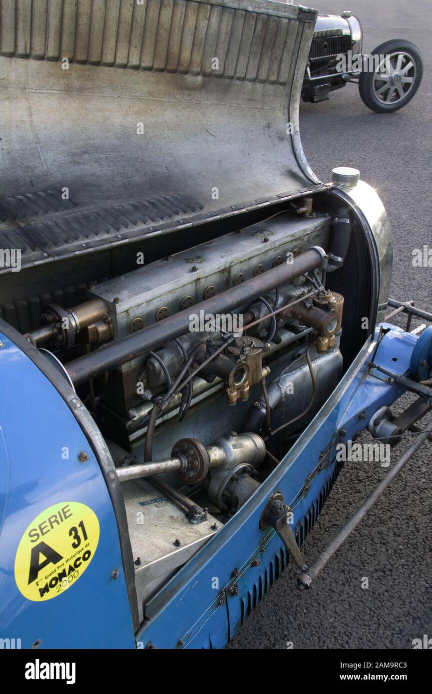 Straight eight engine hi-res stock photography and images - Alamy