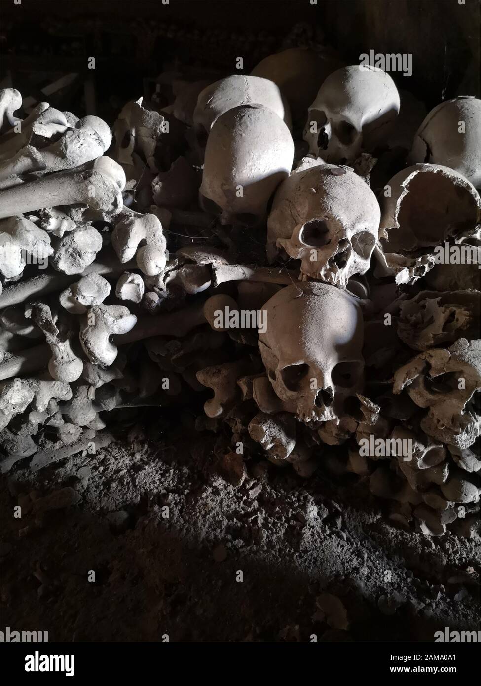 Fontanelle in Neapel - Gruft mit menschlichen Schädeln Stock Photo