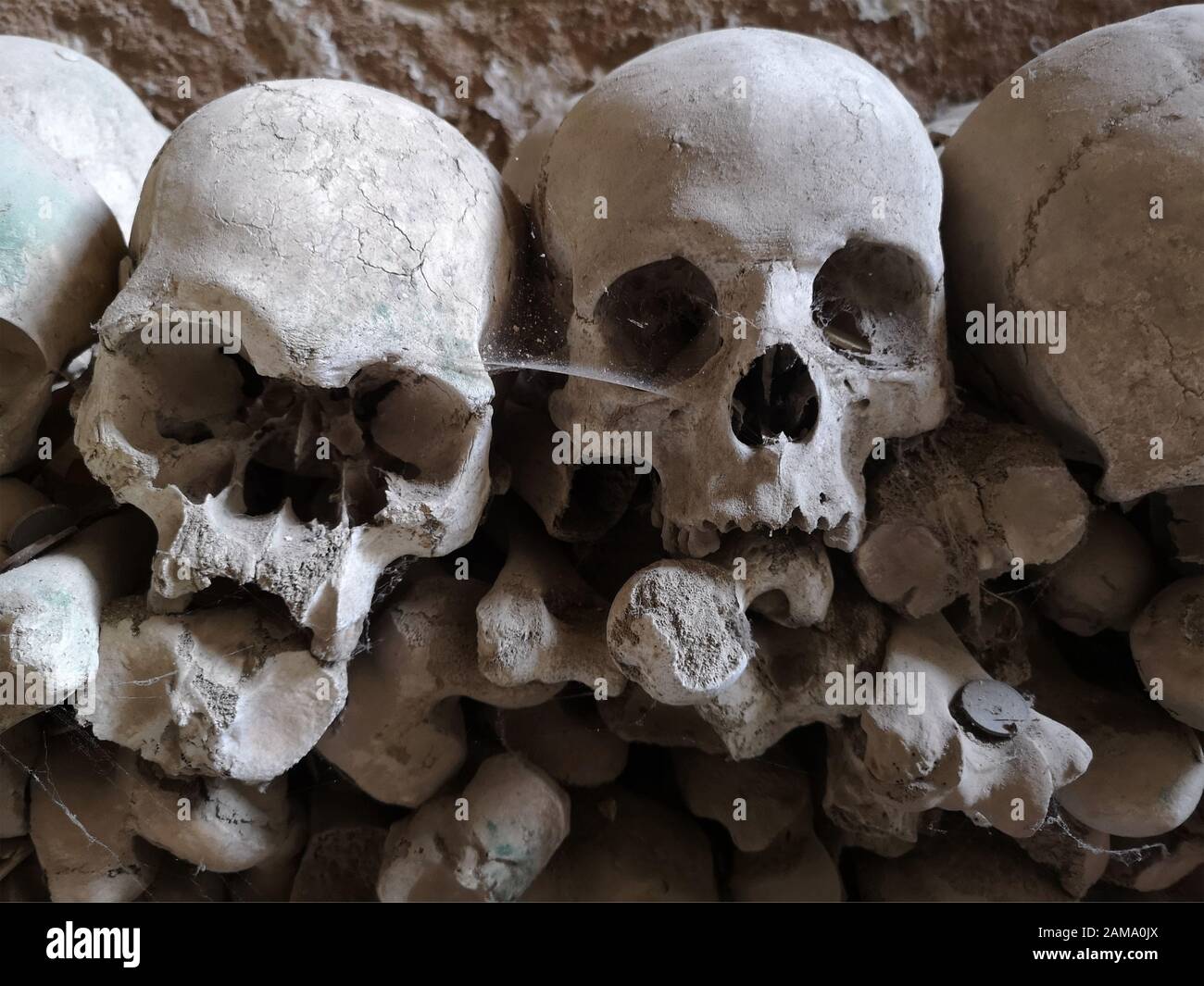 Fontanelle in Neapel - Gruft mit menschlichen Schädeln Stock Photo