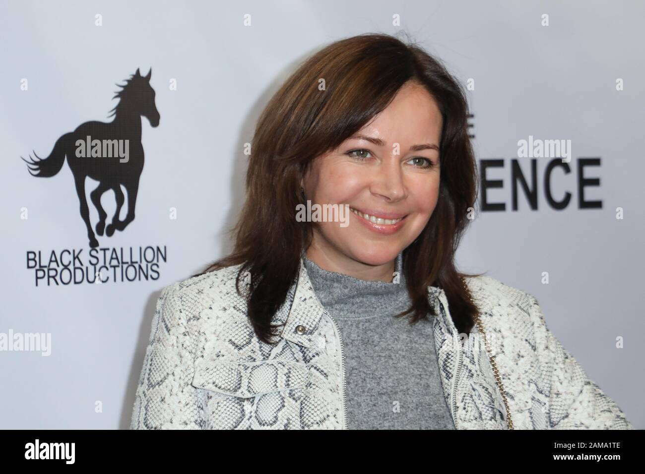 Ayollar sutga oqishadi Agar erkak kiyim bersa