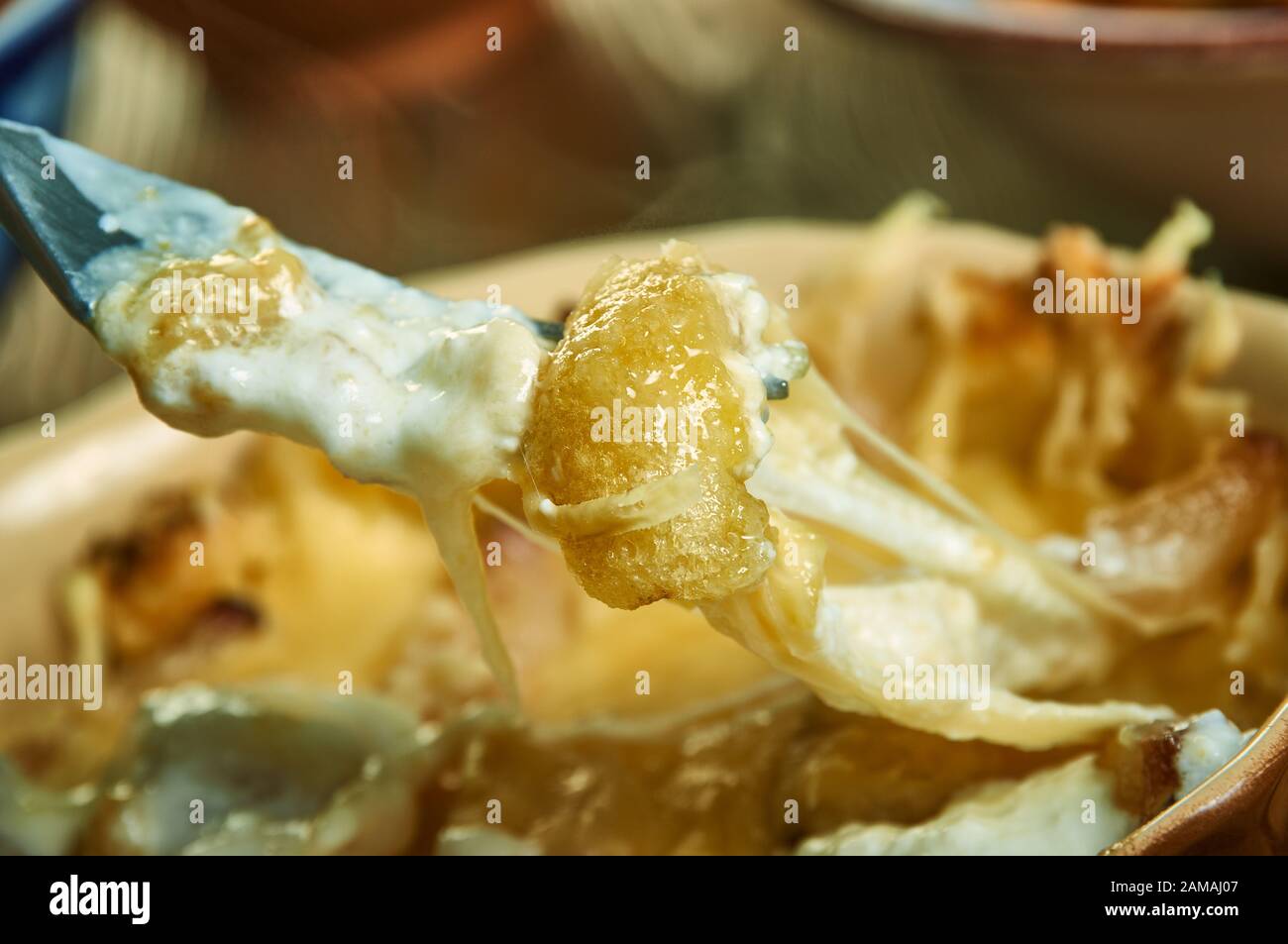 Bacon Cheeseburger Tater Tot Casserole, large bowl, combine cooked beef