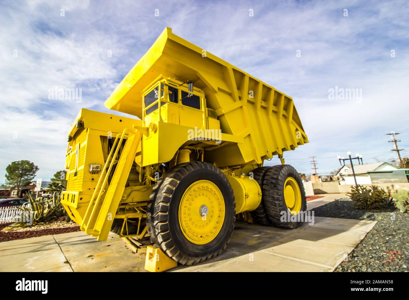 Large earth mover truck haul truck hires stock photography and images Alamy