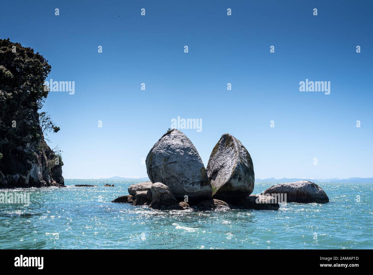 Split Apple Rock, Tokangawhā, Tasman Bay, Abel Tasman National Park, New Zealand Stock Photo