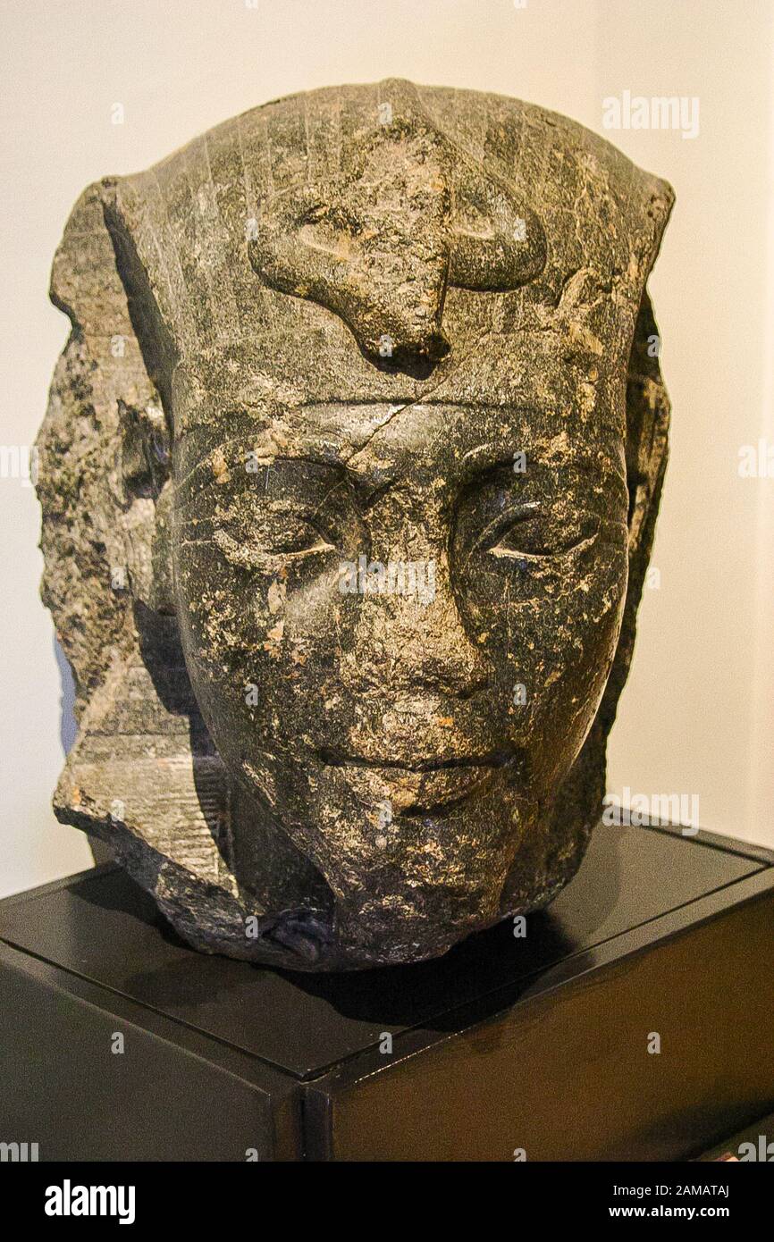 Egypt, Alexandria, National Museum, head of a king, wearing a nemes and an uraeus. Stock Photo