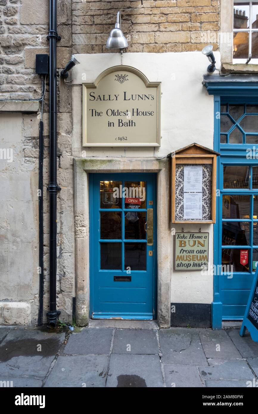 Sally Lunns Historic Eating House & Museum. The oldest house in Bath, North Parade Passage, Bath, Somerset, England, UK Stock Photo