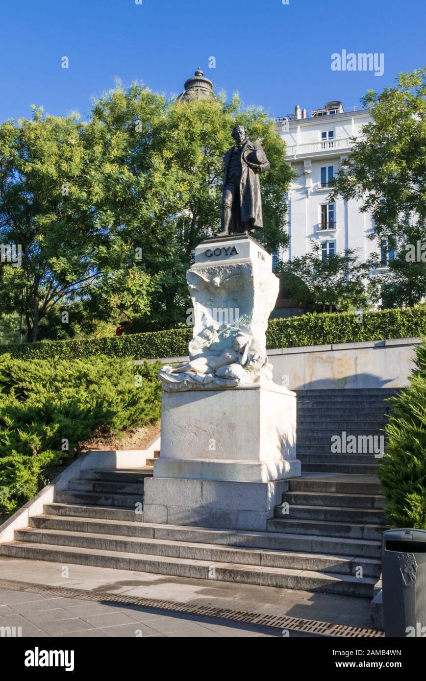 goya-statue-at-the-museo-nacional-del-prado-in-madrid-spain-stock