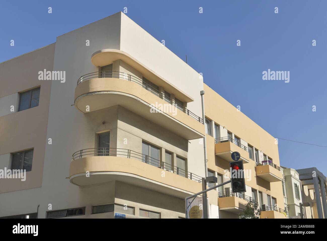 Wohnhaus im Bauhaus-Stil, Nachalat Benyamin, Weiße Stadt, Tel Aviv, Israel Stock Photo