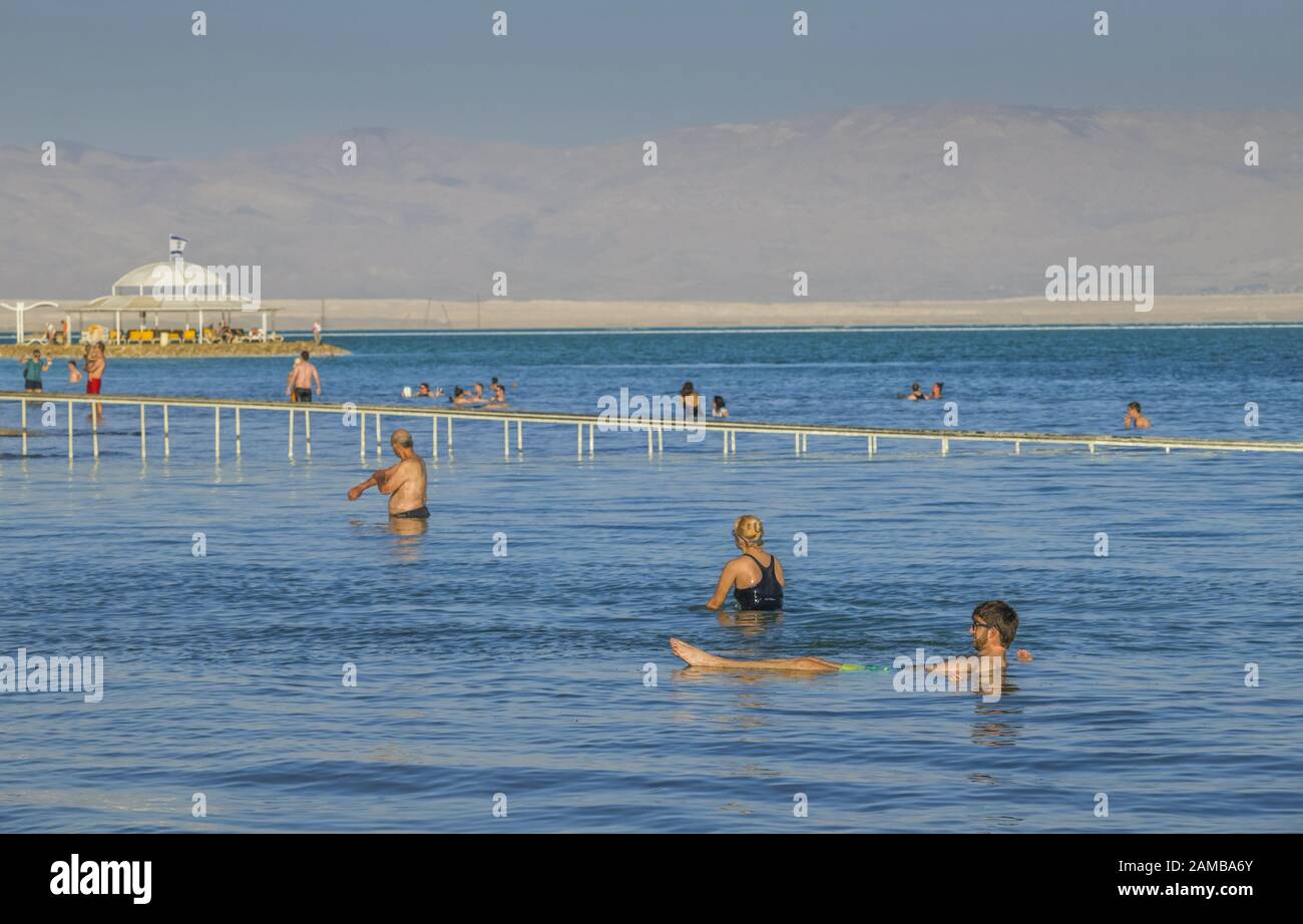 Südliches Totes Meer, Menschen, Baden, En Bokek , Israel Stock Photo