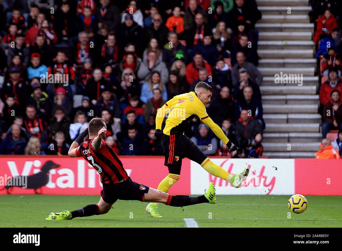 Bournemouth, UK. 12th Jan, 2020. Gerard Deulofeu of Watford (R) takes a shot at goal. Premier League match, AFC Bournemouth v Watford at the Vitality Stadium in Bournemouth, Dorset on Sunday 12th January 2020. this image may only be used for Editorial purposes. Editorial use only, license required for commercial use. No use in betting, games or a single club/league/player publications. pic by Steffan Bowen/ Credit: Andrew Orchard sports photography/Alamy Live News Stock Photo