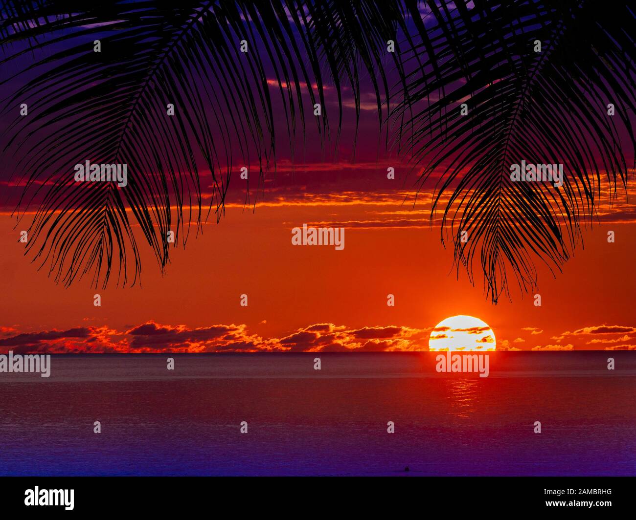 Clouds reflecting the sun hi-res stock photography and images - Alamy